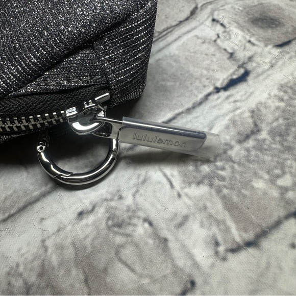 NWT Lululemon Everywhere Belt Bag Nano *Glitter ONE SIZE (DKSV/GGRE/SLVR) - Picture 7 of 16